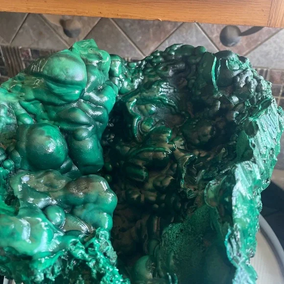malachite,mineral crystal looks like has a vase like shape to it!One time offer - Picture 9 of 13